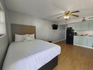 Experience the Hospitality Excellence at Sand Dollar Motel in the United States